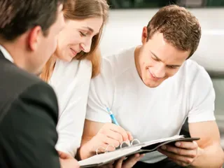 Customer service team in conversation